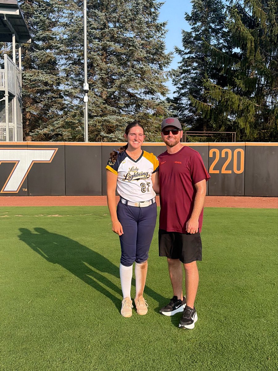 CollinsC_25's tweet photo. Thank you so much @HokiesSoftball for an amazing catching and elite camp yesterday! Learned a lot and had a good time with my teammate @KyleeWarehime ! Had so much fun talking with players and coaches.  Thanks for the great advice and it is always a blast to be up at Virginia Tech! Go Hokies 🧡♥️!!
@VTechSBcoach @michaellew10 @jjpower19 @LLGELITE @Org_LLG @LLGCOACH