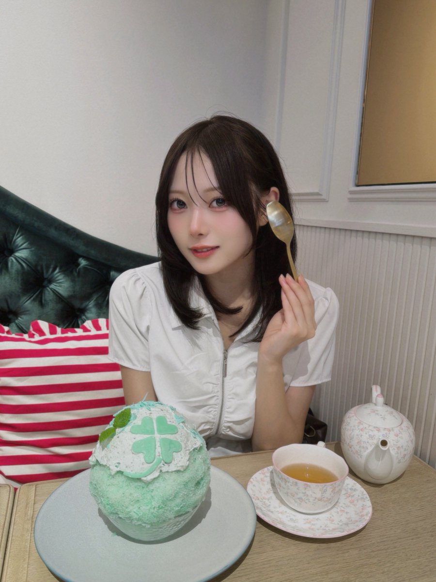 MomokoHashimoto's tweet photo. おやもーこ🛌🍑

チョコミントたべれる〜〜？🍫🍀

念願の…かき氷たべれたっ🍧
夏感じた🎐 https://t.co/VKqFH9NA9n