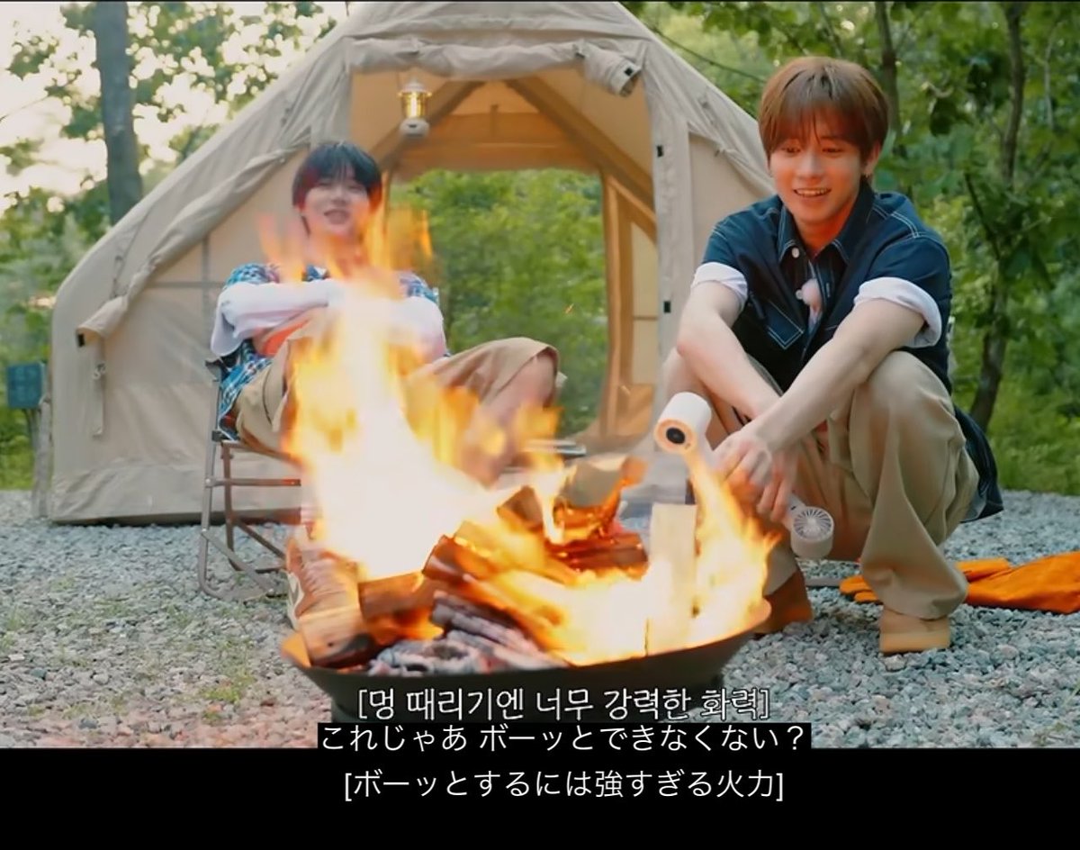 kanimiso_fa's tweet photo. 書き漏れてしまった「火って大きければ大きいほど良いじゃん」って言いながらとんでもなく焚き火の火力を上げるファイヤーテピ https://t.co/5ujR0vGQzo