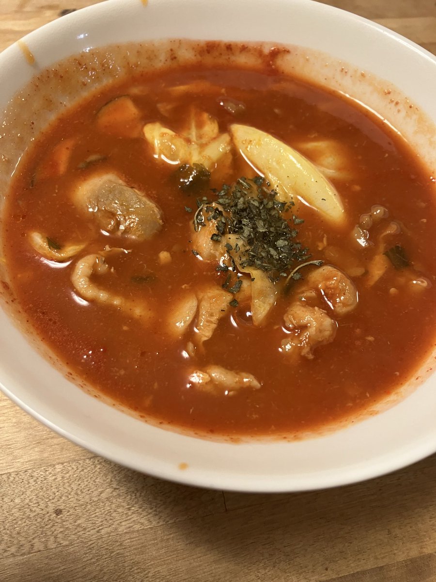 crazy2174511's tweet photo. なんかわかんないけどスープ作って食べた。
1人は寂しいにゃー https://t.co/p8QfDx2rrC