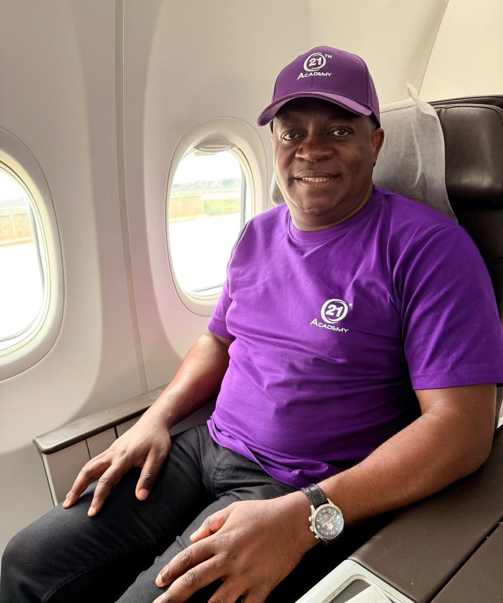 RaoulRuben's tweet photo. COTONOU 🇧🇯 - DOUALA 🇨🇲
CHAQUE VICTOIRE EST LE POINT DE DÉPART D’UN NOUVEAU RÊVE
#AcademyTwentyOne #DrRaoulRuben #newcap #newdream https://t.co/a8FFEFNiUQ