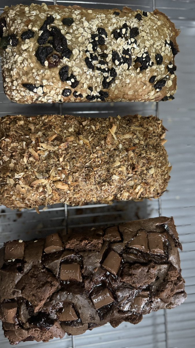 ChefAyos_'s tweet photo. Chef Ayo’s Comestibles got its very first order! 🥹💃🏾🎉My heart is so full! https://t.co/WAm4UW3iJk