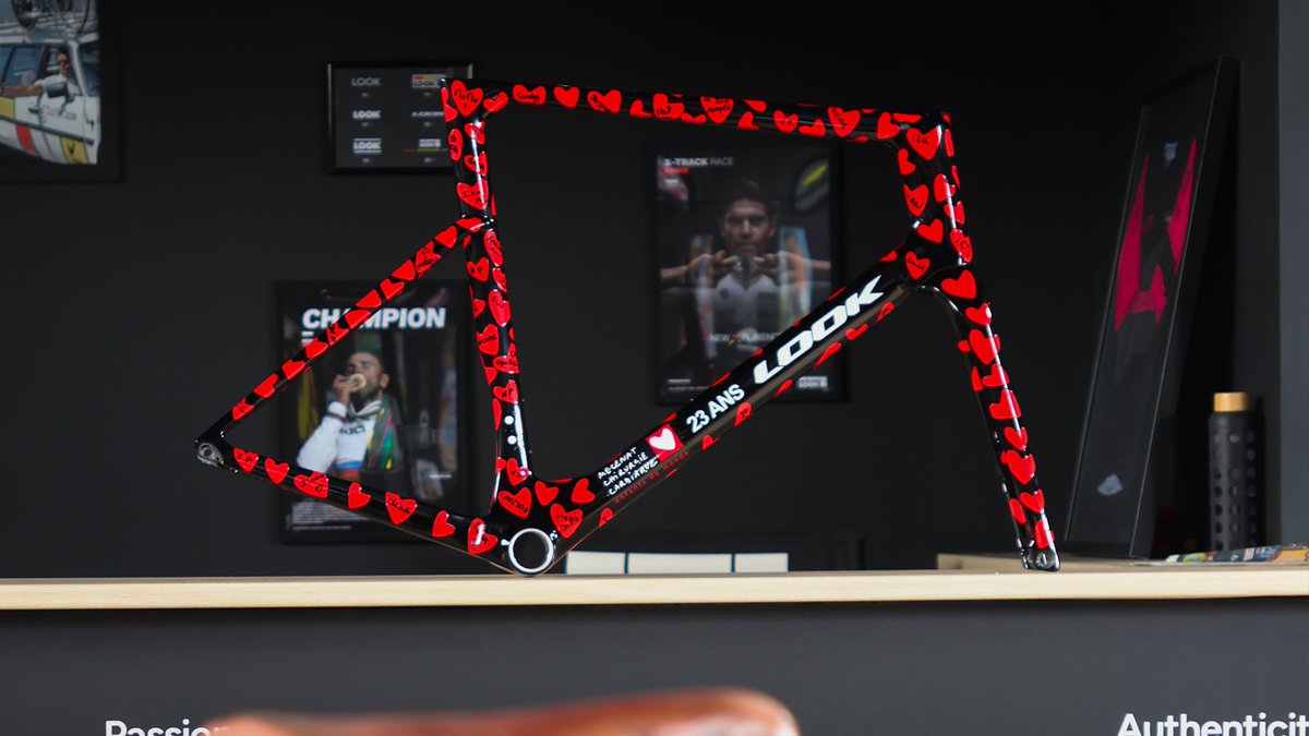 lookcycle's tweet photo. One partnership. Twenty-three years of commitment. โค๏ธ
During our celebration in Nevers, we marked 23 years alongside @mecenatcardiaqu by presenting a unique LOOK Cycle frameset.
A tribute to a partnership that's helping change children's lives, together. ๐
#LOOKCycle https://t.co/KrrnIhAIH8