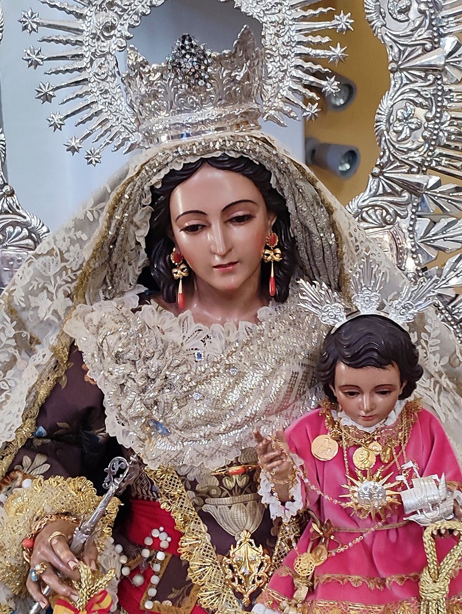 CarmendeSanJuan's tweet photo. 🤎 Ya está Nuestra Madre, Reina y Señora lista en su paso
⛪ Hoy a las 21h Santa Misa
🌹 Mañana Ofrendas de flores
🟤 SÁBADO 20,30h Salida Procesional
🎉 Durante el fin de semana tendrá lugar la tradicional e histórica VELÁ DEL CARMEN https://t.co/tnP2Fdtph2
