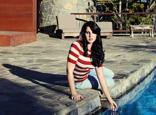lanastanpic's tweet photo. lana del rey https://t.co/VtpKyVbVU4