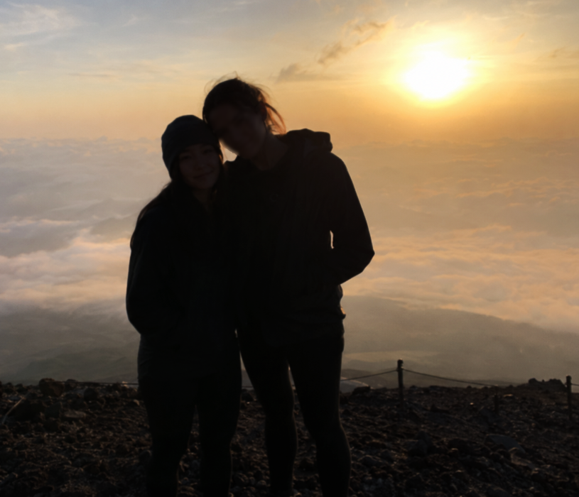 Sasha_Screens's tweet photo. 4 years ago today we got married. we eloped with only a couple people there as witnesses and a photographer. i can't describe how happy and safe and loved i've felt every day of those four years since. https://t.co/Has6V8KzKV