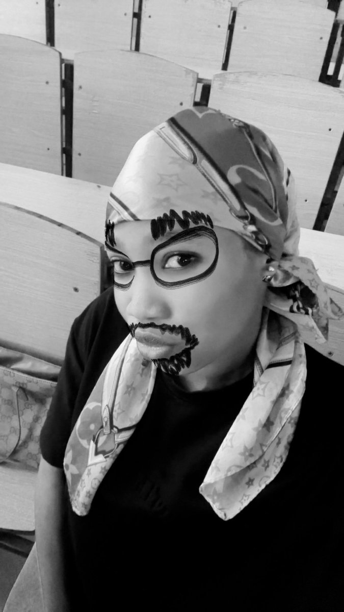 Funmiqw's tweet photo. Naso person wan take bang 5m impressions? ☹️ https://t.co/wLabHhHEau