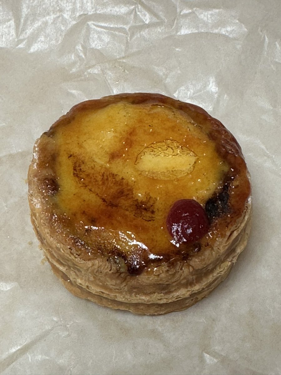 JACK_TmT's tweet photo. ラマルク
ピュイダムール
フランボワーズ

とても美味しかった❣️
上パリッと
中はトロッと
側はサクッと
😍

京都高島屋
スウィーツ＆パンセレクション https://t.co/sLdCZfmtSr