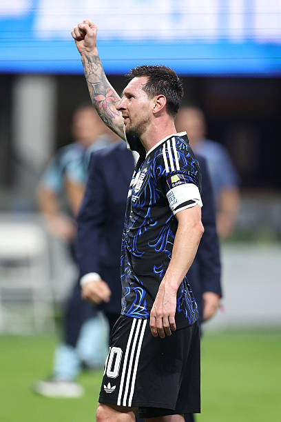 faizanlakhani's tweet photo. The only two players to complete 20+ dribbles at the FIFA World Cup 2026:

🇦🇷 Lionel Messi: 25 dribbles (aged 39)
🇪🇸 Lamine Yamal: 22 dribbles (aged 19)
When Spain take on Argentina in the World Cup final, one will be the youngest player on the pitch, while another will be the oldest.