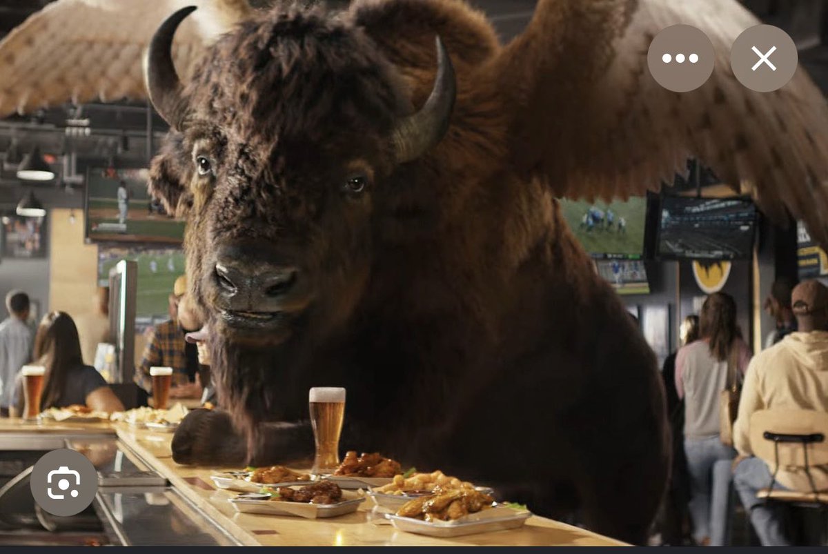 gilliland1tide's tweet photo. #BuffaloWildWings needs to run with this. #NewAdvertisement https://t.co/gBARMQpsxj