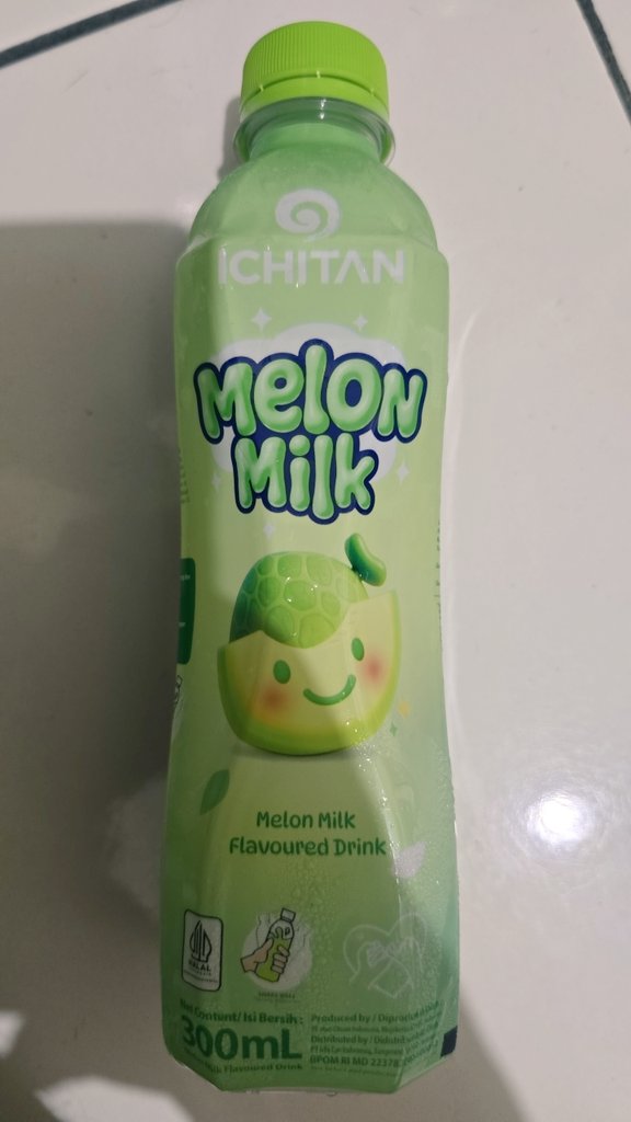 imami_san's tweet photo. akhirnya ada versi puas nya susu melon 🍼🍈, biasa beli yg indomilk mini mana tutupnya bolonginnya PR bgt... nyaman damai aroma melonnya, klo lg puyeng langsung nenangin pikiran 💚susu melon 🥰😍😘 https://t.co/2J5AjBLkUu