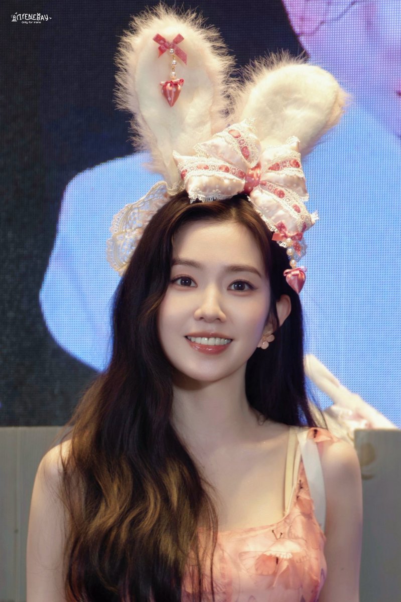 SoloBae91's tweet photo. 260711 KMStation Fansigning Event in Shanghai (photo time) 
#아이린 #IRENE https://t.co/XKy5dDlx0P