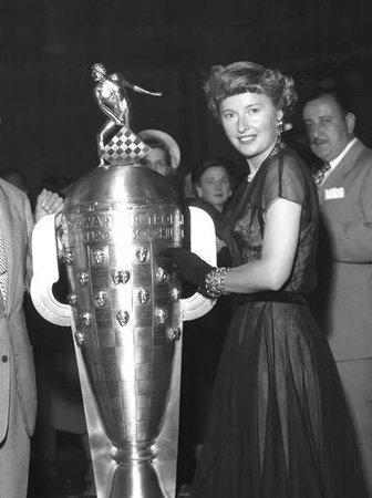 LiterateIndy's tweet photo. Barbara Stanwyck, born on this day in 1907, at the 1950 Indianapolis 500.
#IsItMayYet https://t.co/KRsFl5311c