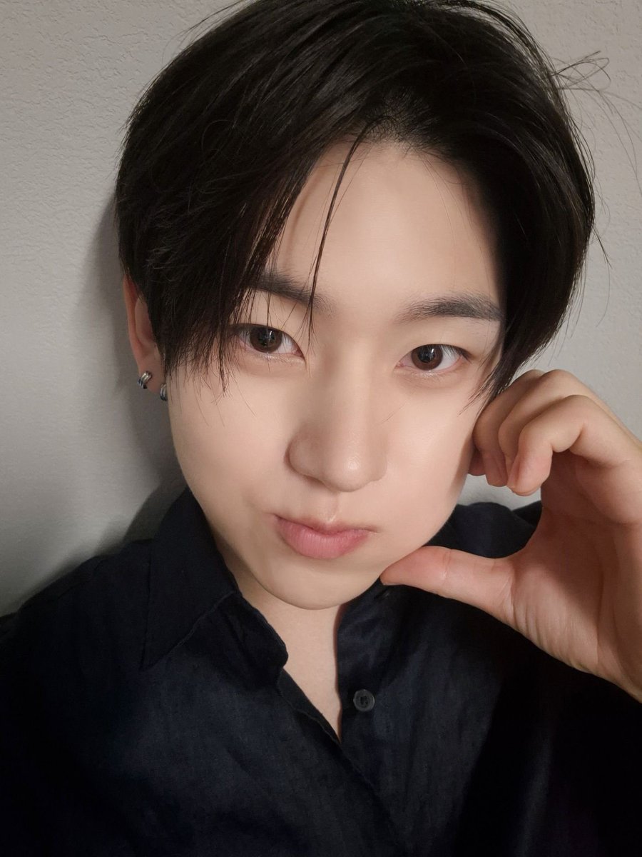 immyring's tweet photo. 오늘하루계떤남자의셀카로행복한마무리 .. https://t.co/FPTjvZgFMg