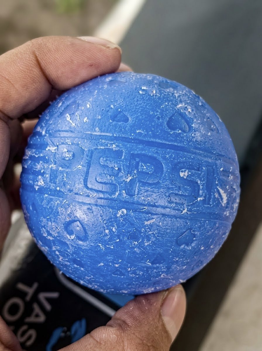 MaheshMGW23's tweet photo. अजूनही तेवढाच लागतो 🙃
#Pepsi https://t.co/4aItKyq8gM