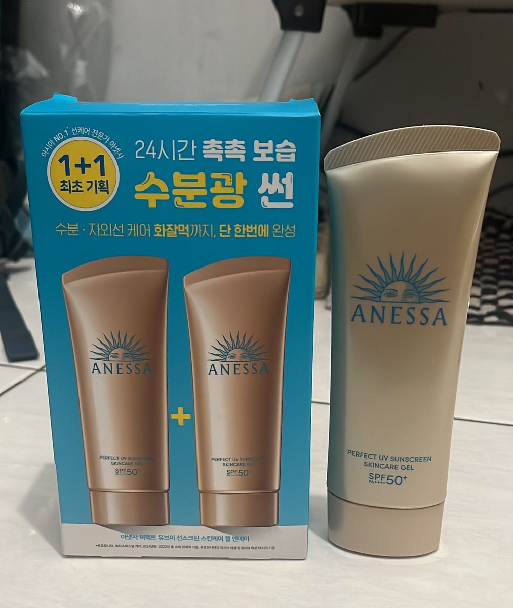 Naph_talene's tweet photo. Aku jual suncreen skincare gel anessa handcarry dari korea 290k aja ya 1nya, mau take 2 juga boleh https://t.co/TDqccRSBVM