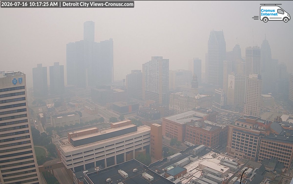 US_Stormwatch's tweet photo. Detroit, Michigan now has the worst air quality of any major city on Earth due to Canadian wildfire smoke. 

If exposed to the current air quality in the city for 24 hours, it would be the equivalent to smoking about 21 cigarettes. https://t.co/xijW3eDhf1