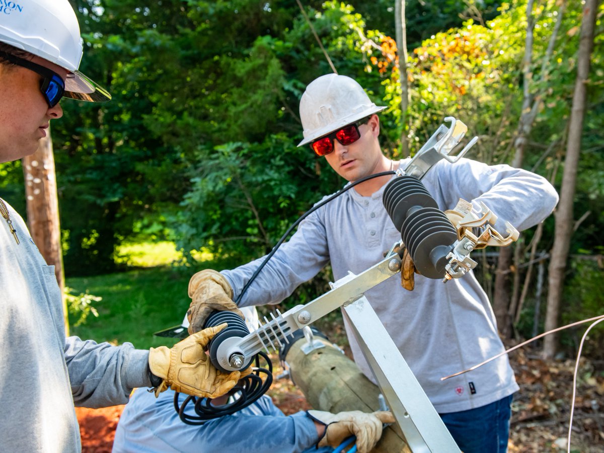 JacksonEMC's tweet photo. What do linemen do during blue-sky days? ☀️

Our crews work year-round to provide reliable power to our members. When the weather is calm, there is still plenty of important work to accomplish including planned power pole replacements.

Replacing a power pole can take up to four hours, even on a sunny day. From preparing the work area and safely transferring equipment to setting the new pole and restoring service, each step helps keep our electric system reliable for the community we serve. 
#JacksonEMC