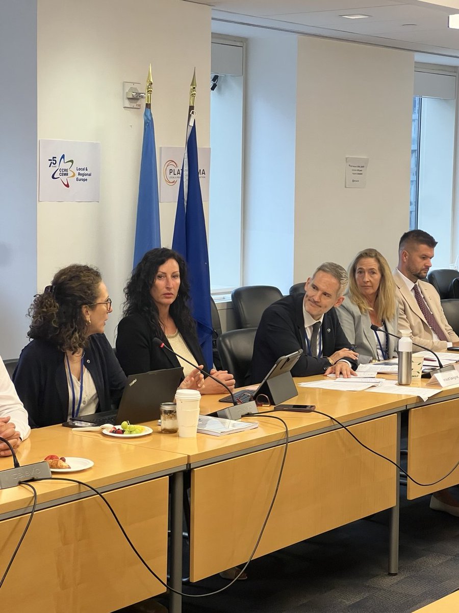 Catalonia_US's tweet photo. 📌 We kicked off the day at #HLPF by meeting with European representatives to present Catalonia's perspective on the role of regional governments in localising the #SDGs and shaping the post-2030 agenda

Organized by @Platforma4Dev and @CCRECEMR https://t.co/YykgByvtxn