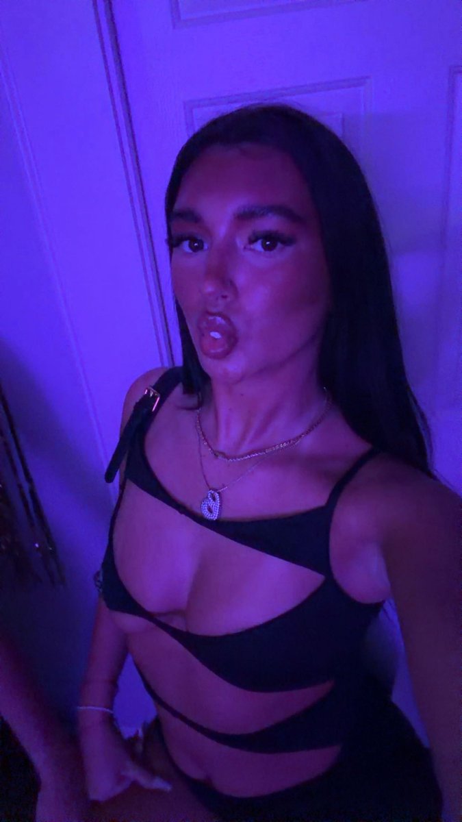 brookieunlocked's tweet photo. Am I your type?
https://t.co/qg2dOEru6r https://t.co/7io9tnz64W