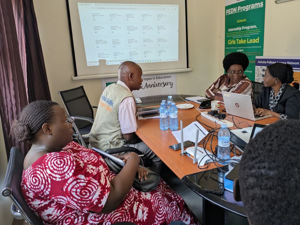PEDN_ug's tweet photo. PEDN and Kawa connect partner to power the next generation of techpreneurs

PEDN and Kawa Connect have launched a strategic partnership through the Tech4Enterprise Program to help ICT school clubs evolve from innovation hubs into enterprise-ready solutions. https://t.co/oXv3gnQicp