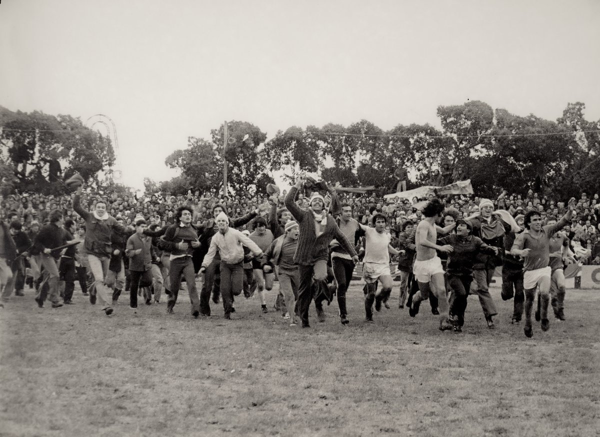 CdF_IM's tweet photo. 🎯"Defensor campeón de 1976. A 50 años de una conquista histórica"

👉Esta exposición reúne fotografías de archivo que recorren distintos momentos del Campeonato Uruguayo de fútbol de 1976 en adelante.

🗓Inauguración: sábado 25 de julio, 12h.
📍Lugar: Fotogalería Parque Rodó. https://t.co/KjEmPeqbRN