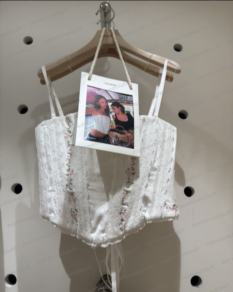 mprelovedstuff's tweet photo. รับหิ้ว GLOWNY LACE ROSE CORSET TOP (WHITE)
SIZE S/M
3,540 บาท +ค่าจัดส่ง EMS 60 บาท

รอบหิ้วกลับไทย ปิดรับ 22/07
จัดส่งในไทย 24/07

ไม่รับมัดจำ สินค้าหมด คืนเงินเต็มจำนวน

สั่งซื้อสินค้า
LINE OA: https://t.co/ysixMknf3P

#พรีออเดอร์เกาหลี #กดเว็บเกาหลี #รับหิ้วเกาหลี #หิ้วเกาหลี https://t.co/9x4pvFW3iO