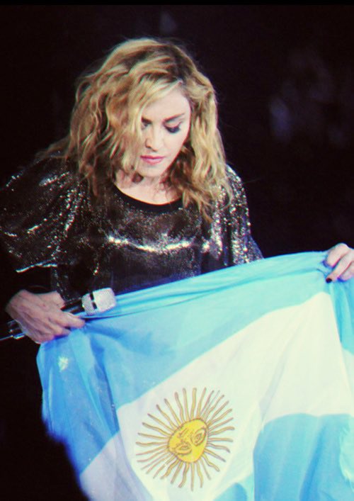 fedeebongiorno's tweet photo. ⚽️ Madonna compartió un video hecho con IA de @/nosoytutanka con los jugadores de la Selección Argentina en el video de “Danceteria” https://t.co/K615IMAsm7
