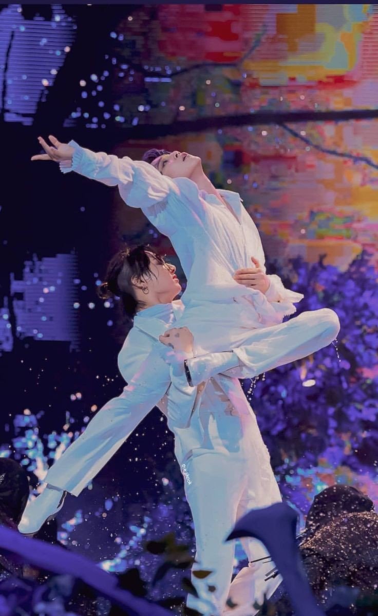 x52Kore's tweet photo. @gimbapkuk 💜🦢 https://t.co/XRJ28rWAjY