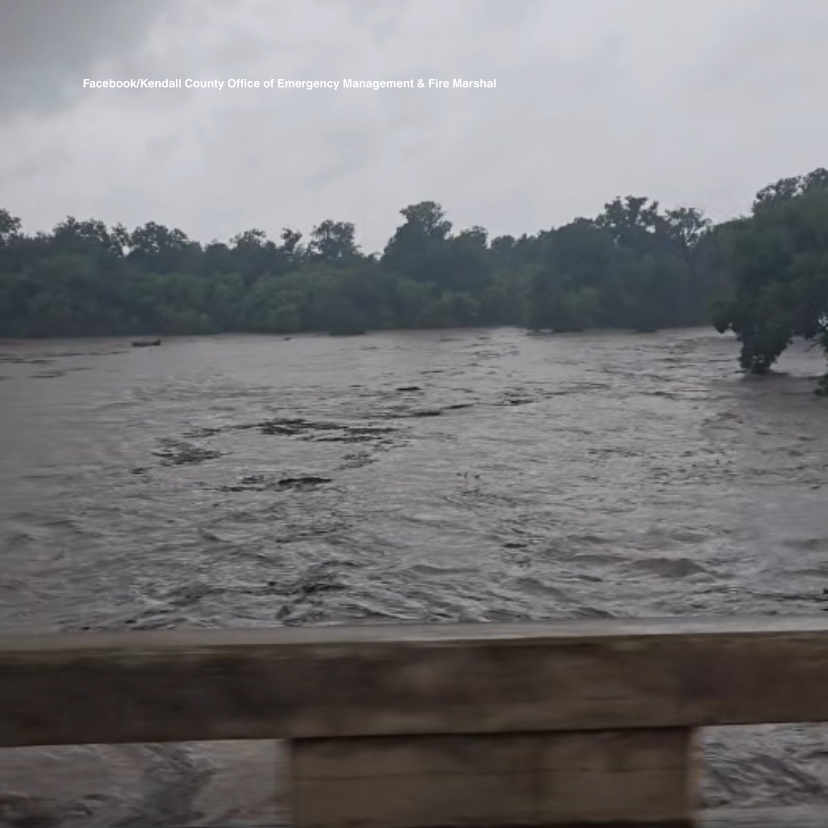 GageGoulding's tweet photo. 🚨 The Guadalupe River has now climbed higher than it did during last year's deadly Texas floods.

In Comfort, the river has preliminarily reached 36.19 feet, topping the July 4, 2025, crest that came during the flooding disaster that claimed more than 130 lives. https://t.co/5MPro77RMR