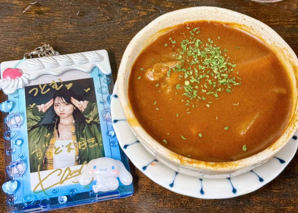 rsndtr24's tweet photo. かんなちゃん、居酒屋の締めの激うまカレーだよ🍛
今日はだいぶメンタル削られちゃった🥲 明日は船プレ撮影会で、かんなちゃんの笑顔に会えるのを励みに、これからもうひと頑張りするね💙 https://t.co/MSwrcsWutY