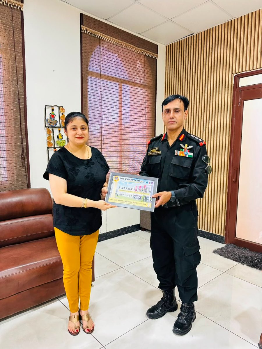 10PB_BN_NCC's tweet photo. Col Amitesh Verma, Commanding Officer, 10 Punjab Bn NCC Patiala, along with Ris Maj Kewal Singh visited SRS Vidyapeeth School,Samana. The visit emphasized strengthening NCC training, discipline, leadership and patriotism among cadets. https://t.co/QqNOdVaZiP