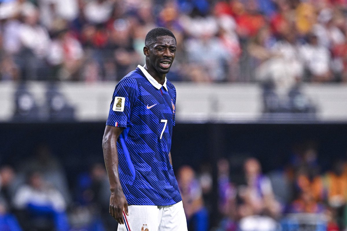 Bewww_Foot's tweet photo. 🚨 🇫🇷 OUSMANE DEMBÉLÉ A RECADRÉ SES COÉQUIPIERS À LA MI-TEMPS DE 🇫🇷 FRANCE - ESPAGNE 🇪🇸 !
Le ballon d’or aurait notamment dénoncé un pressing mal coordonné. Cette intervention a agacé certains des autres joueurs des Bleus.
(@lequipe) #FRASPA #FIFAWORLDCUP https://t.co/ehbW1LZFNj