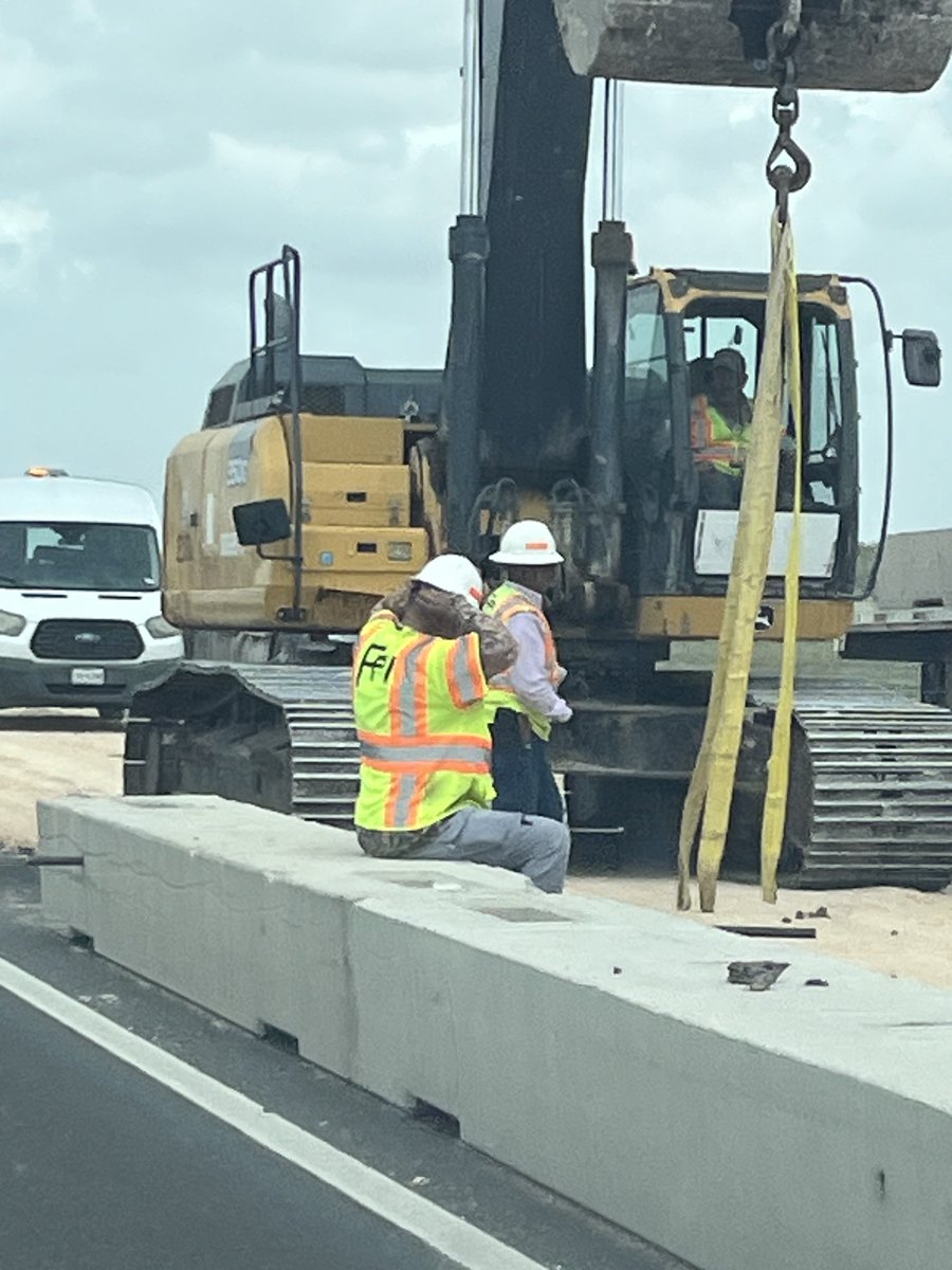laughingorgasm's tweet photo. Shout out to all the badass MF’s working in the heat to give us smooth rides on Boca Chica Blvd to see Starship!🚀
We ALL appreciate you so much !💙💜 https://t.co/BOwR9FNHbE