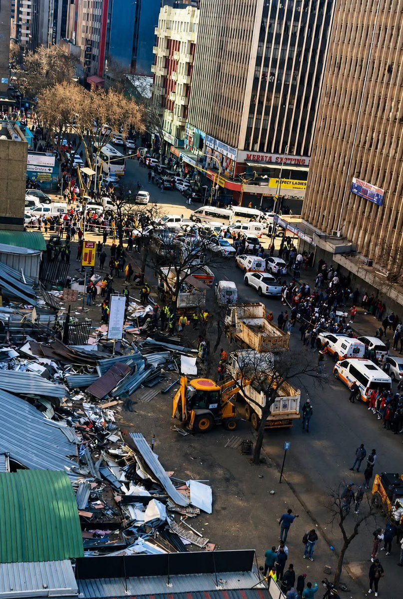 JacksonANCP's tweet photo. @UN_HRC @UN Please Save the refugees in South AfricaA country has the right to protect its borders. It does not have the right to harass, loot, or target legally recognized refugees because they "look foreign." Those are not the same.
 #ProtectRefugees #StopXenophobia #HumanRights #Ethiopian https://t.co/e6p4KLlprO