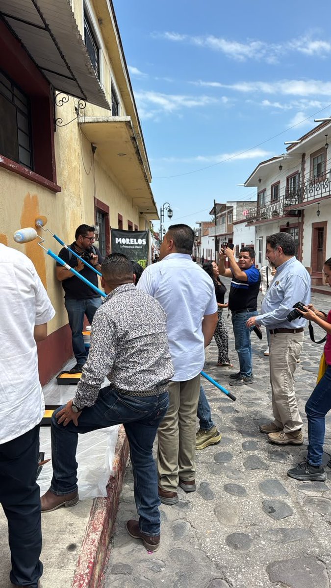 CorazonUrbanoAc's tweet photo. En Corazón Urbano celebramos el inicio de #RutasMágicasDeColor en Zacualpan de Amilpas, Morelos. En colaboración con SECTUR, el Gobierno del Estado de Morelos y su Ayuntamiento, sumamos esfuerzos para fortalecer la imagen urbana e impulsar el desarrollo turístico de la región. https://t.co/2I2sEEfZK1