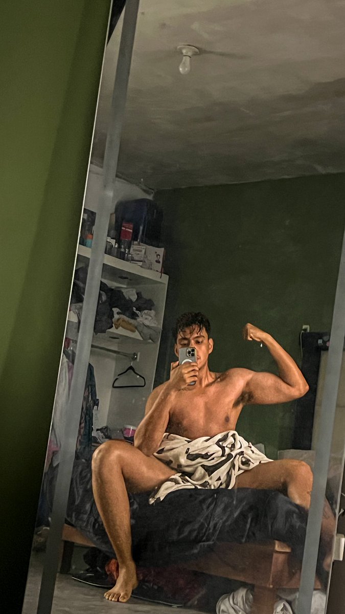 David280201's tweet photo. Dos por uno 🥴 https://t.co/EHQnUFTw2W