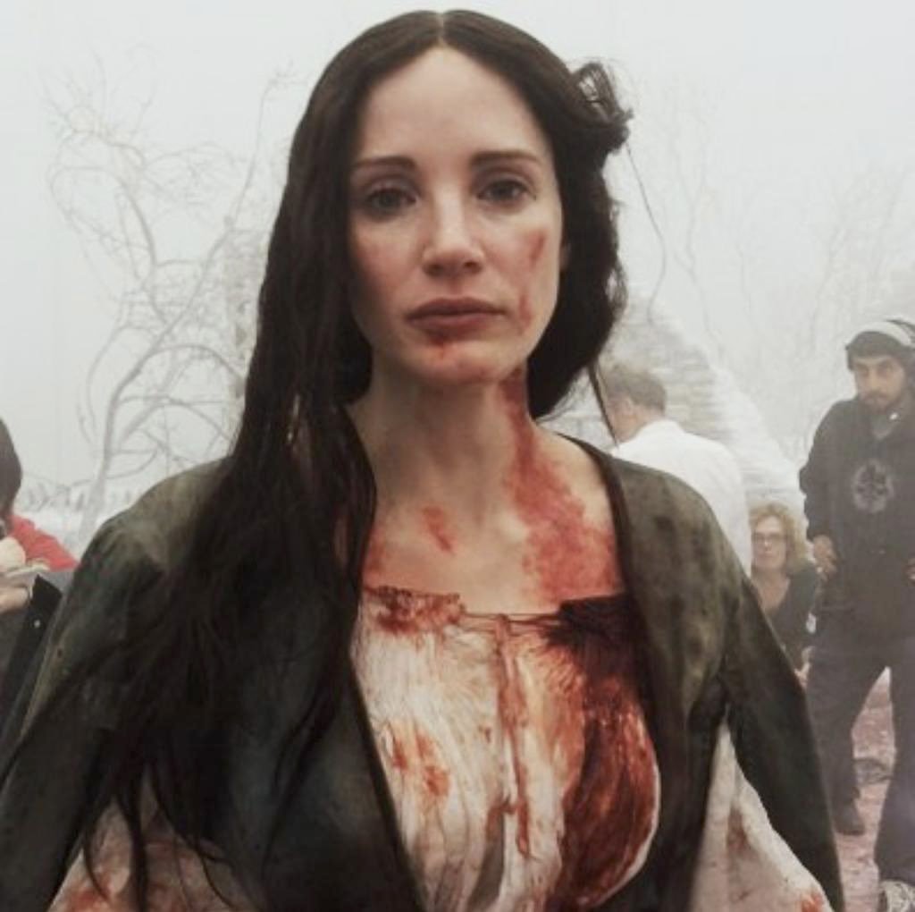 frankvnstein's tweet photo. Crimson Peak (2015) dir. Guillermo del Toro ☆ behind the scenes https://t.co/5uT6NNad77