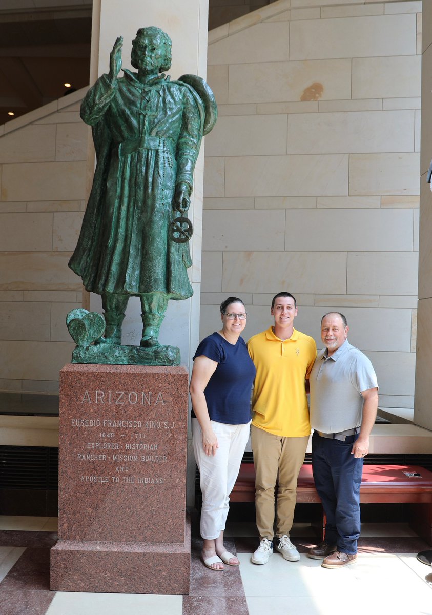 RepAndyBiggsAZ's tweet photo. Earlier this week, my office welcomed the Hubble family from Gilbert to the U.S. Capitol for a tour.

If you are visiting Washington, D.C. in the near future, please don't hesitate to reach out to my team for a tour of this historic complex. We'd be thrilled to assist. https://t.co/I0wpD1h70U