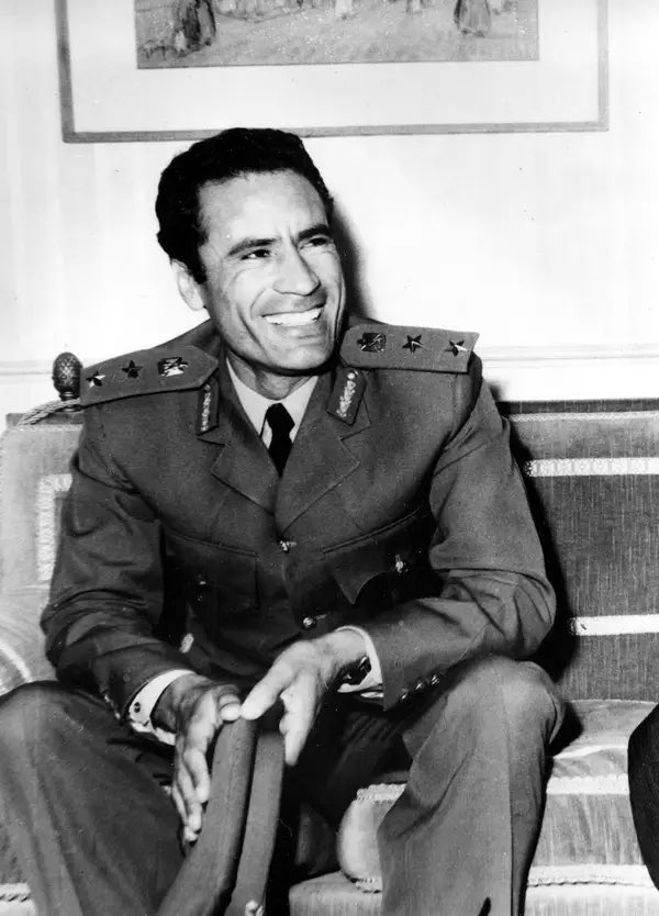 laurasgo_'s tweet photo. @juana_likes Bueno, pero aparte de Stalin también tenemos a Muammar y a Saddam Hussein https://t.co/XFWxlOeCpA