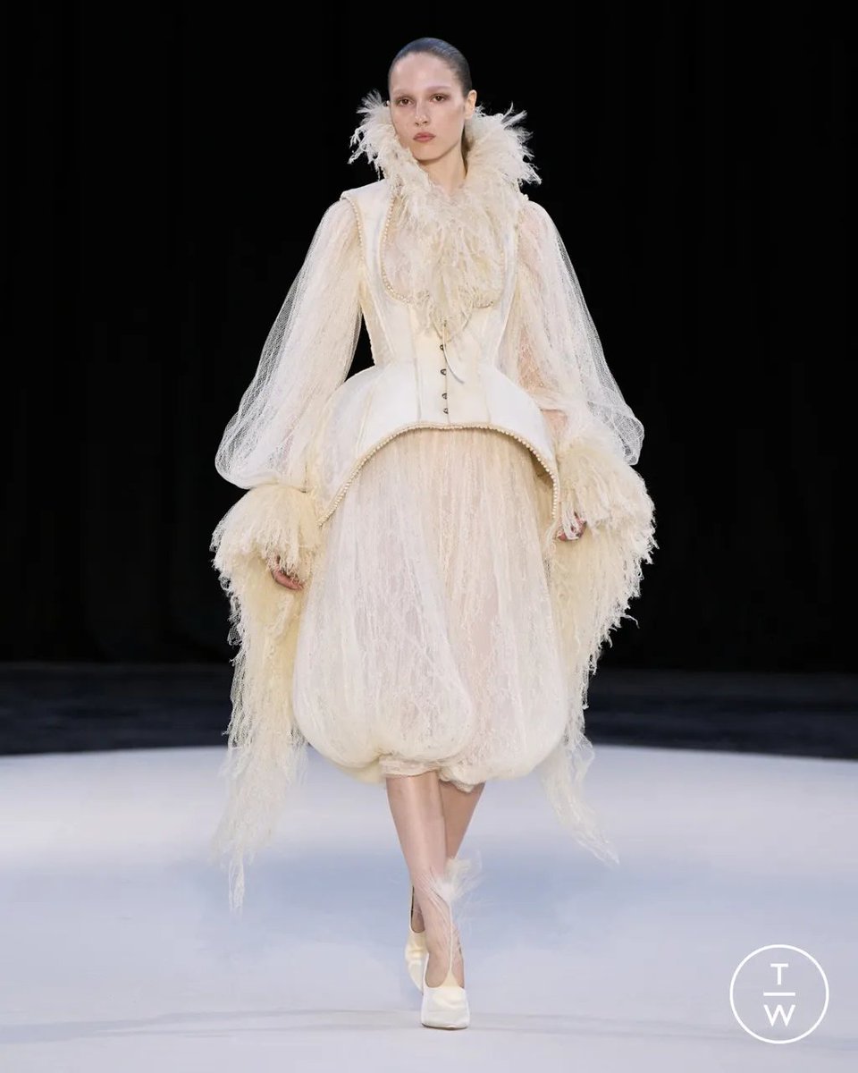 stomkinky's tweet photo. Ashi Studio fw26 couture https://t.co/bxT7iI6nwS