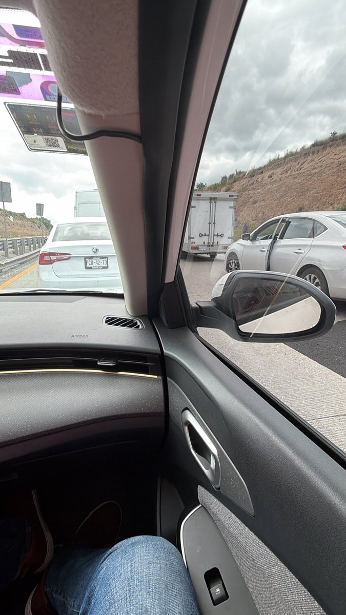 cipd8877's tweet photo. @arconorte @GN_Carreteras Seguimos detenidos https://t.co/4Gjsp8wX7L