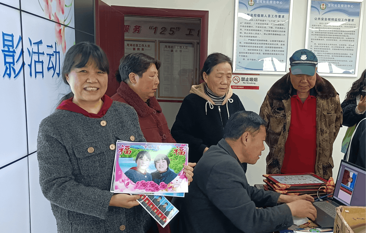 gigorlyu0's tweet photo. Just wrapped up a 3-day community food drive! Hand-delivered 200+ meal kits to elderly neighbors, watched their faces light up when we dropped off warm goods. Small acts make big differences  #VolunteerLife https://t.co/oLD34pSD6o