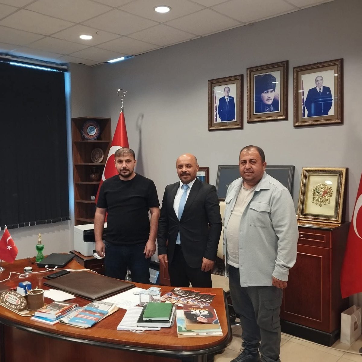 Sarkisla_mhp's tweet photo. Yönetim Kurulu üyelemiz Sn. İbrahim BOSTANCI'ya nazik ziyaretleri için teşekkür ederiz. https://t.co/twkRh19nQj