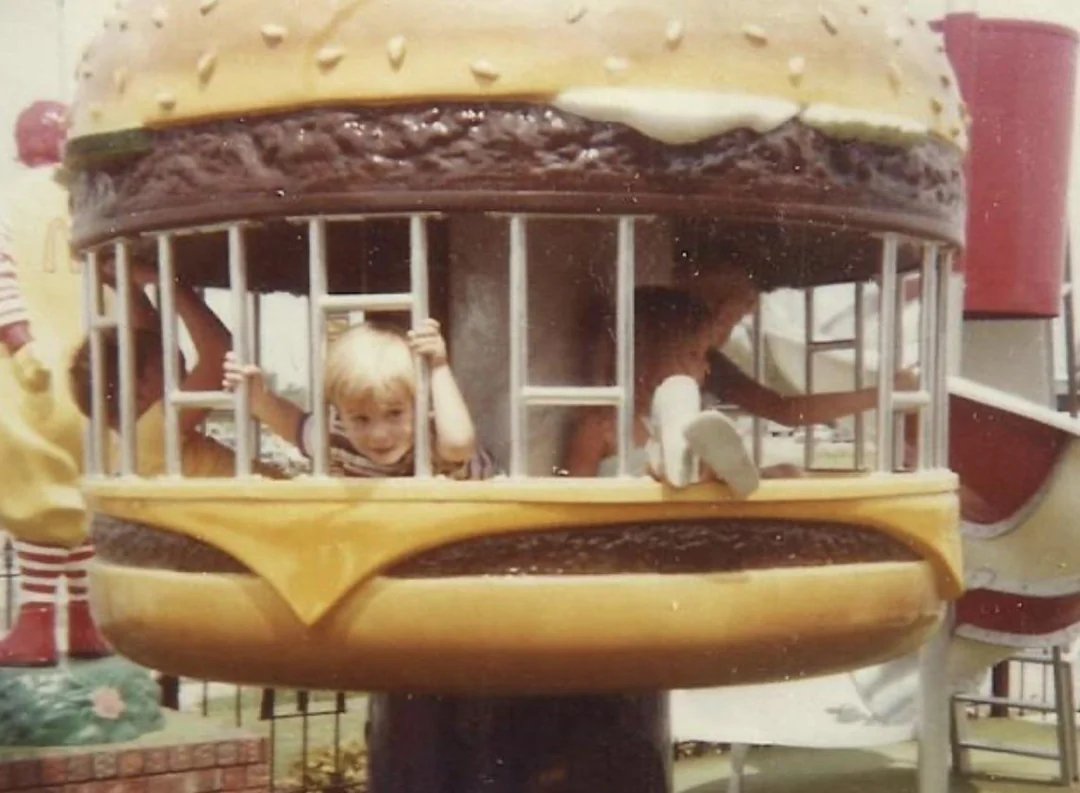 MallBangers's tweet photo. Just thinking about this thing as an adult makes me claustrophobic. But it was amazing as a kid. 😍 https://t.co/E5LTS32LUX