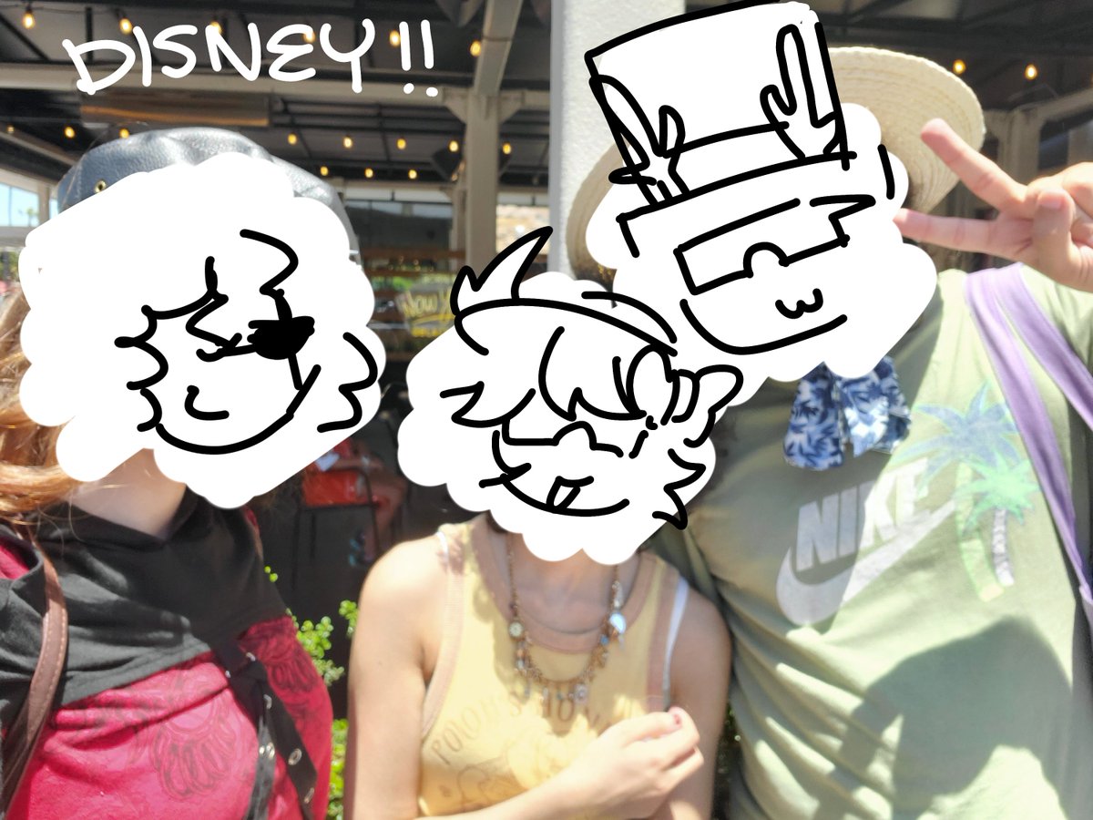 vicdlawlz's tweet photo. i met up with @CaptainSpinxs and @dibbles_ :-DDD https://t.co/7ymWmyJHD3