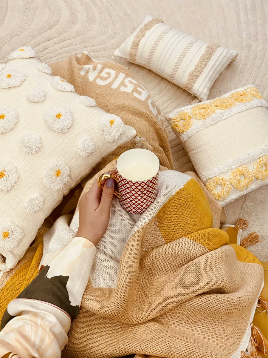 GeunhongSong's tweet photo. [Today’s magic: building a blanket fort with my kid! Laughter, silly snacks, and stories under the stars—best weekend win ]， https://t.co/QQRXhf4t11