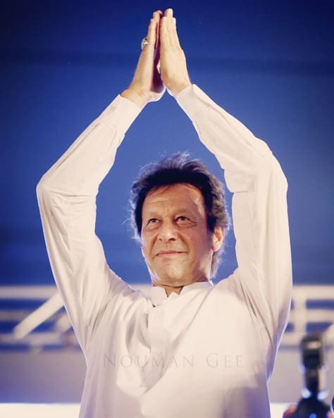 bisma80466172's tweet photo. @TeamiPians #خان_کو_رہا_کرکے_مقابلہ_کرو خان باہر ہو تو مقابلہ ہو گا https://t.co/KXE73BoECu