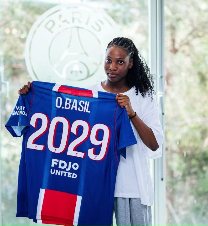 CHINEMEREMMA993's tweet photo. ๐ณ๐ฌ Nigerian-born midfielder Oluchi Basil has signed her first professional contract with Paris Saint-Germain, keeping her at the club until 2029.โ๏ธ https://t.co/jMd8eNPQ8i