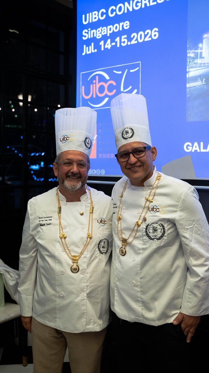 cnbpf's tweet photo. 🌍 La @cnbpf  est fière d'annoncer l'élection de Xavier Casalini au poste de Secrétaire Général de l'Union Internationale de la Boulangerie et de la Pâtisserie (UIBC).  

Élu à l'unanimité lors du Présidium et du Congrès de l'@UIBC_  à Singapour, Xavier Casalini succède à José María Fernandez Del Vallado, qui quitte ses fonctions après 18 années d'engagement au service de l'organisation.  

Cette élection constitue une belle reconnaissance de son implication et témoigne de la place qu'occupe aujourd'hui la boulangerie-pâtisserie artisanale française au sein des instances internationales.  

Présidé par Dominique Anract, à l'invitation de Forest Lim, Président de la Singapore Bakery & Confectionery Trade Association, ce Congrès a également mis à l'honneur l'excellence des professionnels du monde entier.

🏆 Benoit Castel a ainsi été élu Meilleur Pâtissier du Monde de l'année, offrant une nouvelle distinction à la France. 
🥖 Le titre de Meilleur Boulanger du Monde de l'année a été décerné à João Butske (Brésil).  

👏 Félicitations à Xavier Casalini pour cette élection, ainsi qu'aux deux lauréats pour ces prestigieuses distinctions qui illustrent le dynamisme et le rayonnement de la boulangerie-pâtisserie à l'échelle internationale.  

🇫🇷 Une nouvelle démonstration que le savoir-faire artisanal français continue de faire référence bien au-delà de nos frontières. 

 #UIBC #CNBPF #Boulangerie #Pâtisserie #Artisanat #Excellence #SavoirFaire #France #International